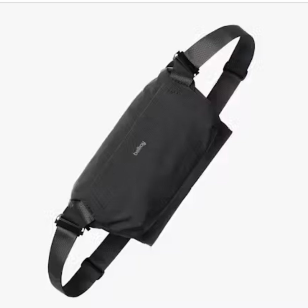 LIKE NEW Bellroy Sling 4L -- Black